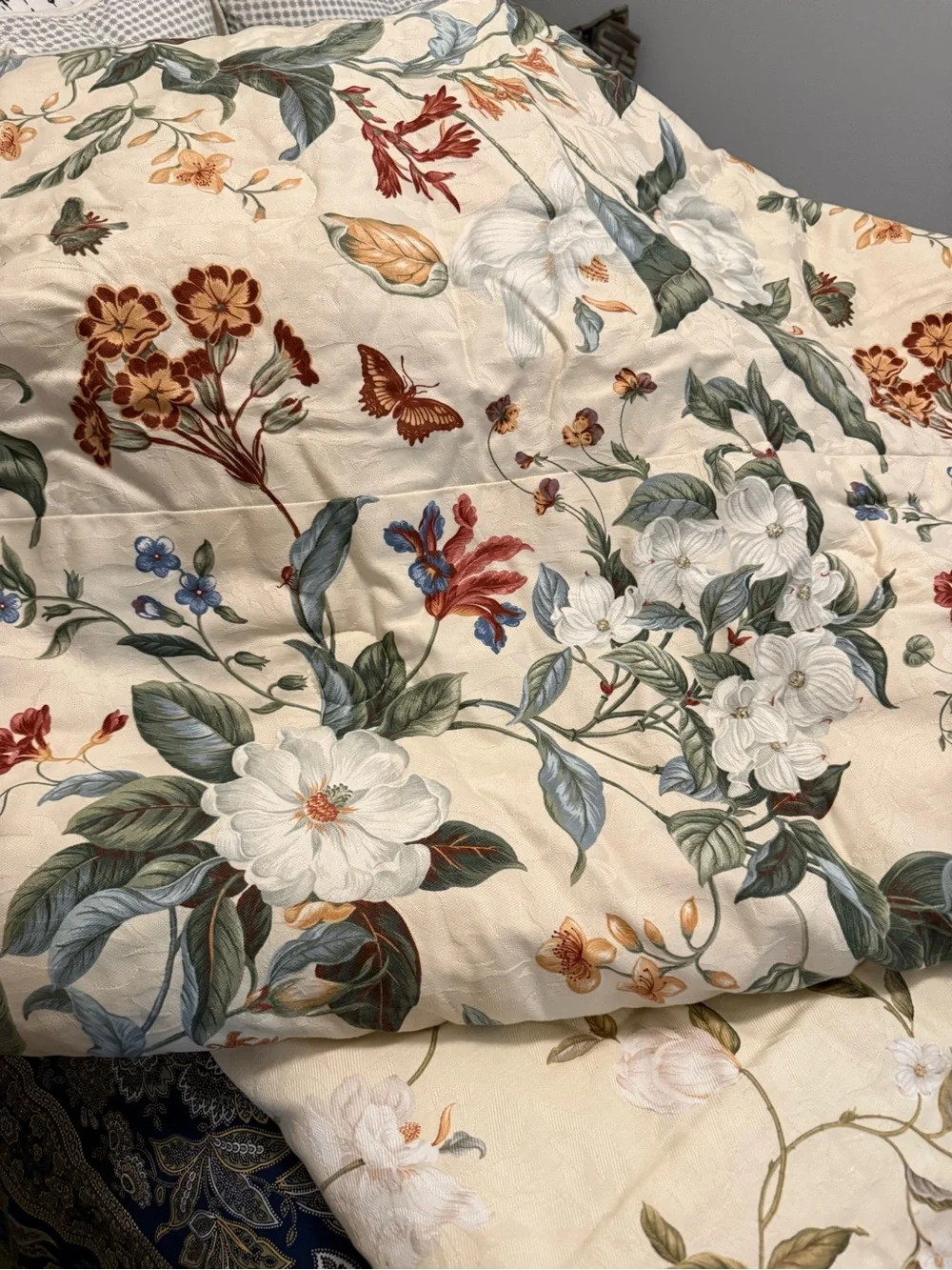 Reversible designer Waverly Floral Cream Botanical comforter and shams